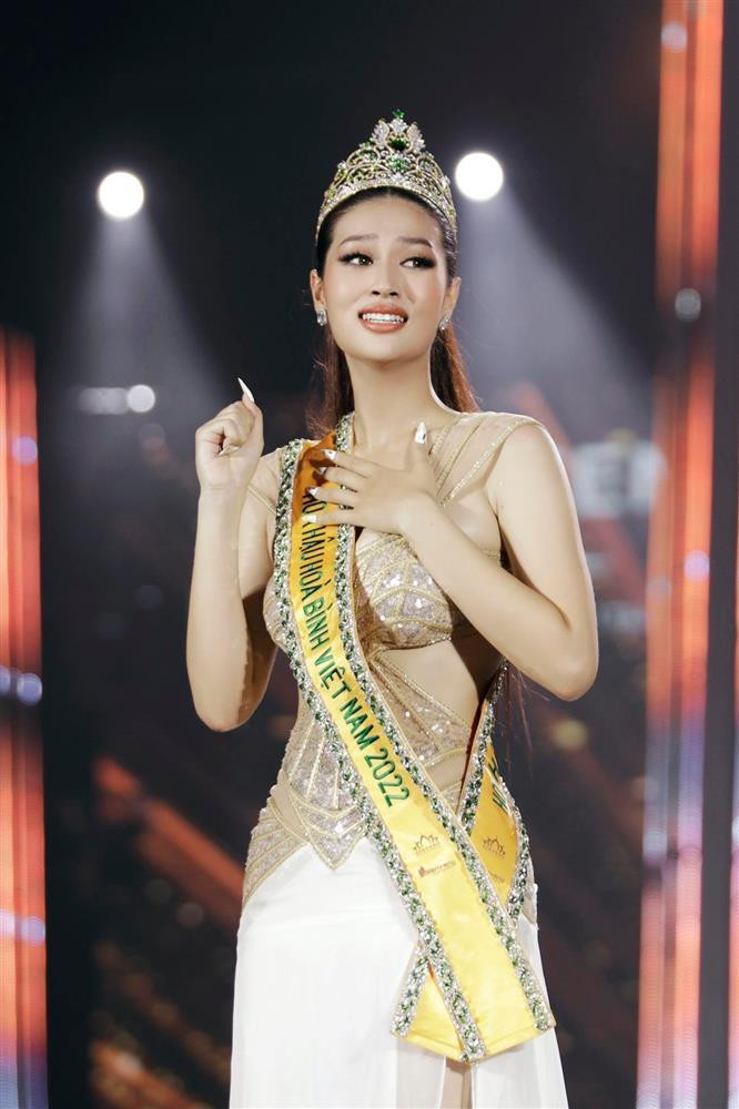 Thiên Ân thắng giải vote đầu, được ăn tối với Chủ tịch Miss Grand-6