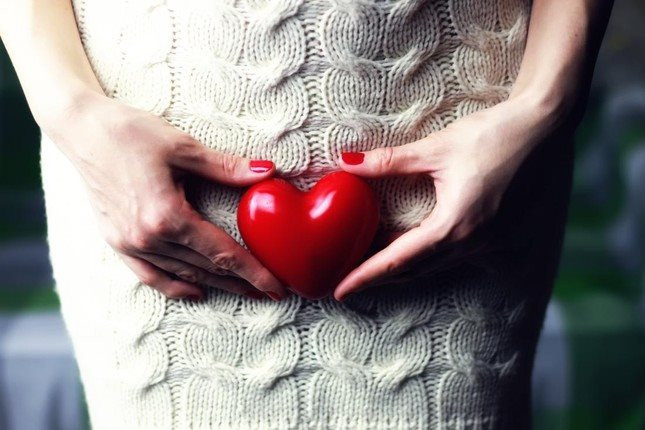 a-woman-holding-a-heart-9308.jpg