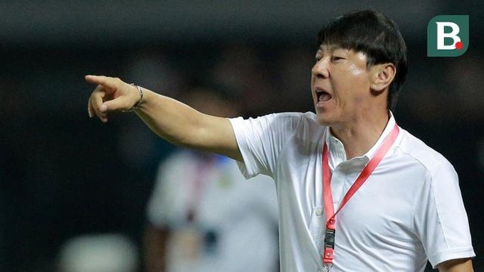 PSSI sắp bị phạt, báo Indonesia sợ HLV Shin Tae Yong sang tuyển Việt Nam - 1