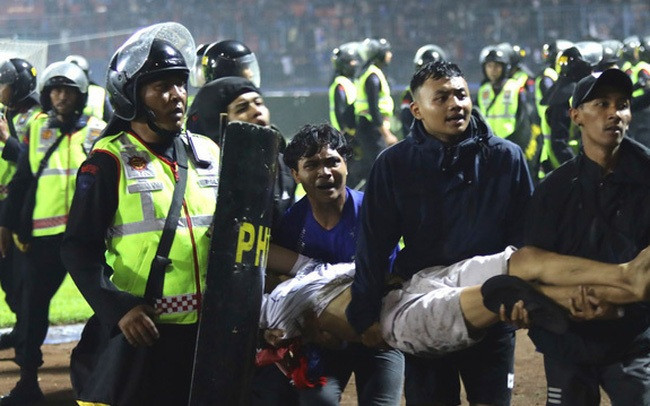 Indonesia tuyên bố bất ngờ về án phạt của FIFA - 2