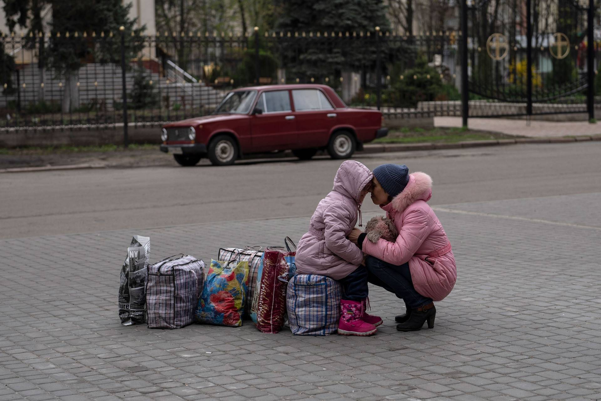 Cuộc sống trở lại tại những thành phố ma của Ukraine - 1