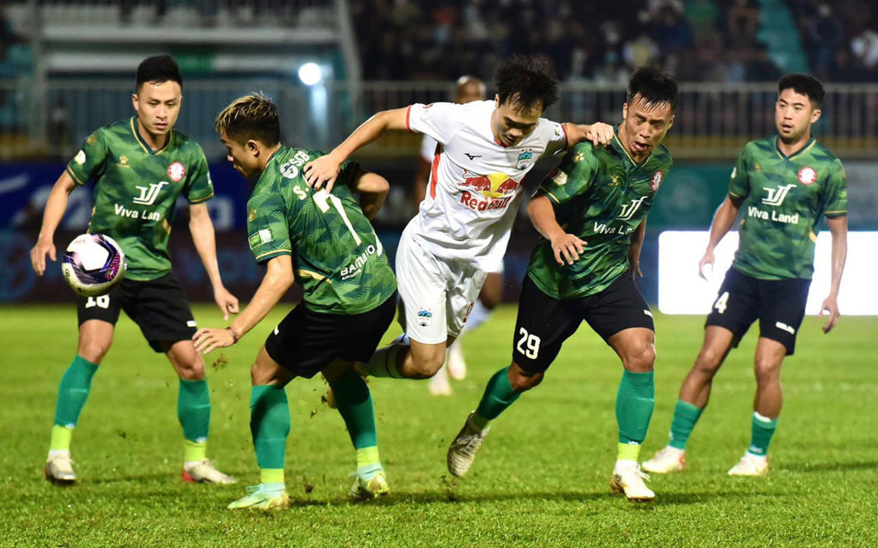 Công Phượng ghi bàn, HA Gia Lai vẫn để thua CLB TPHCM trên sân nhà - 2