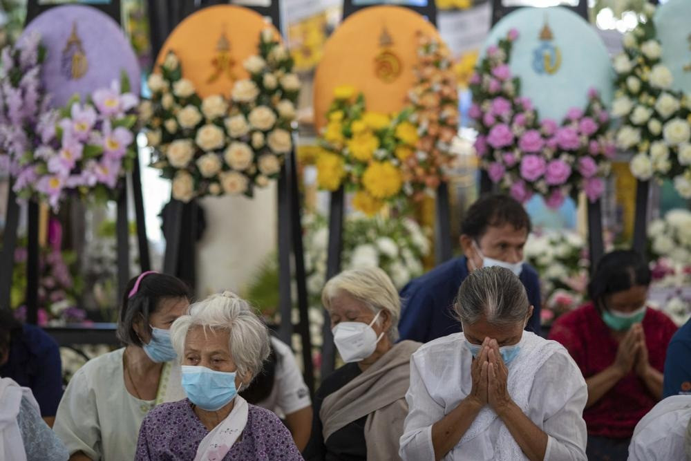 Lễ cầu nguyện đẫm nước mắt cho các nạn nhân vụ xả súng ở Thái Lan - 8