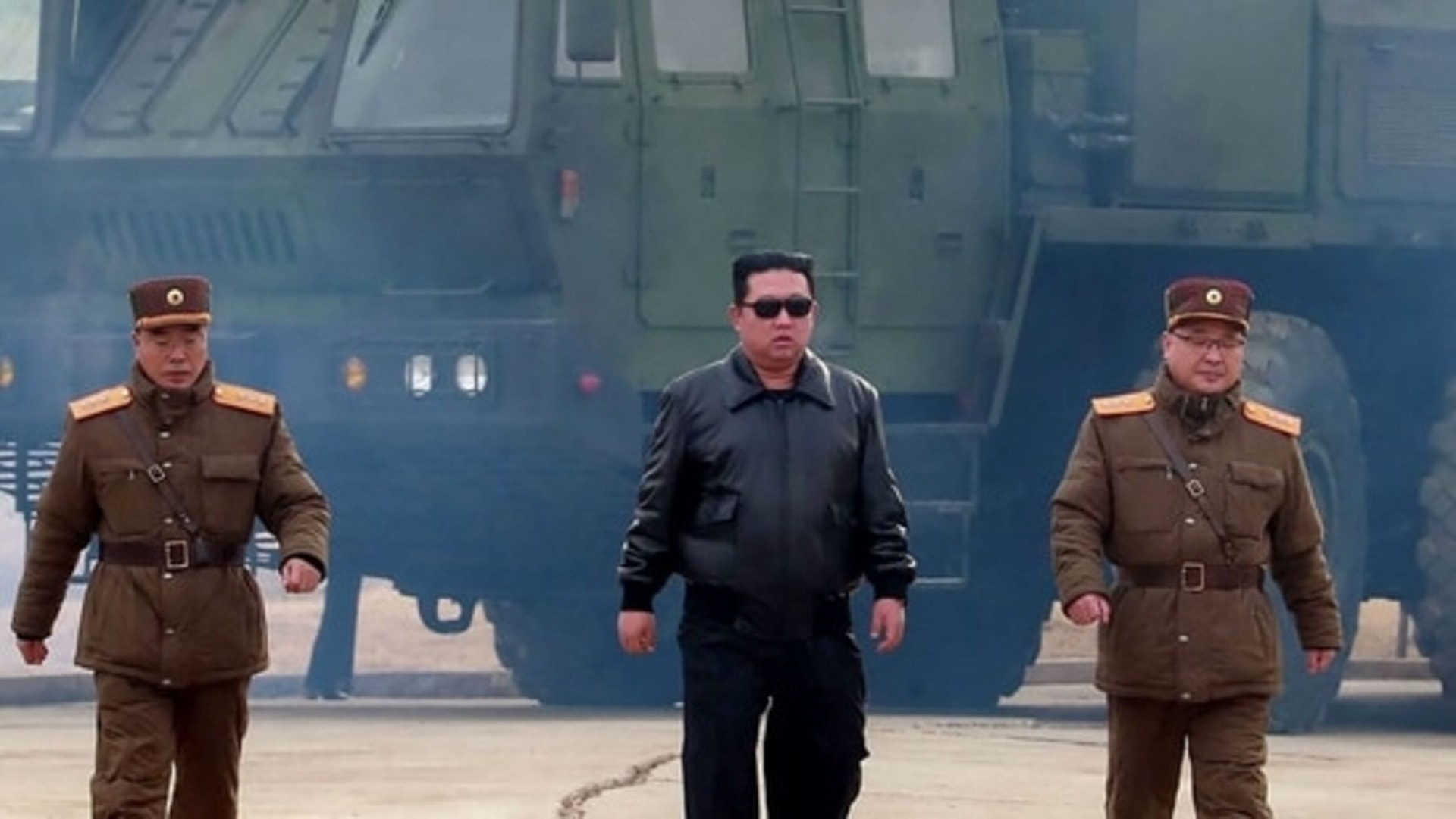 Ông Kim Jong-un giám sát huấn luyện quân sự hạt nhân chiến thuật - 1