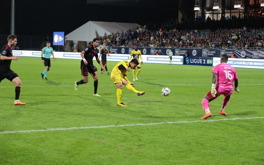 Cầu thủ Pau FC: Quang Hải sẽ tiếp tục tỏa sáng và ghi bàn - 1
