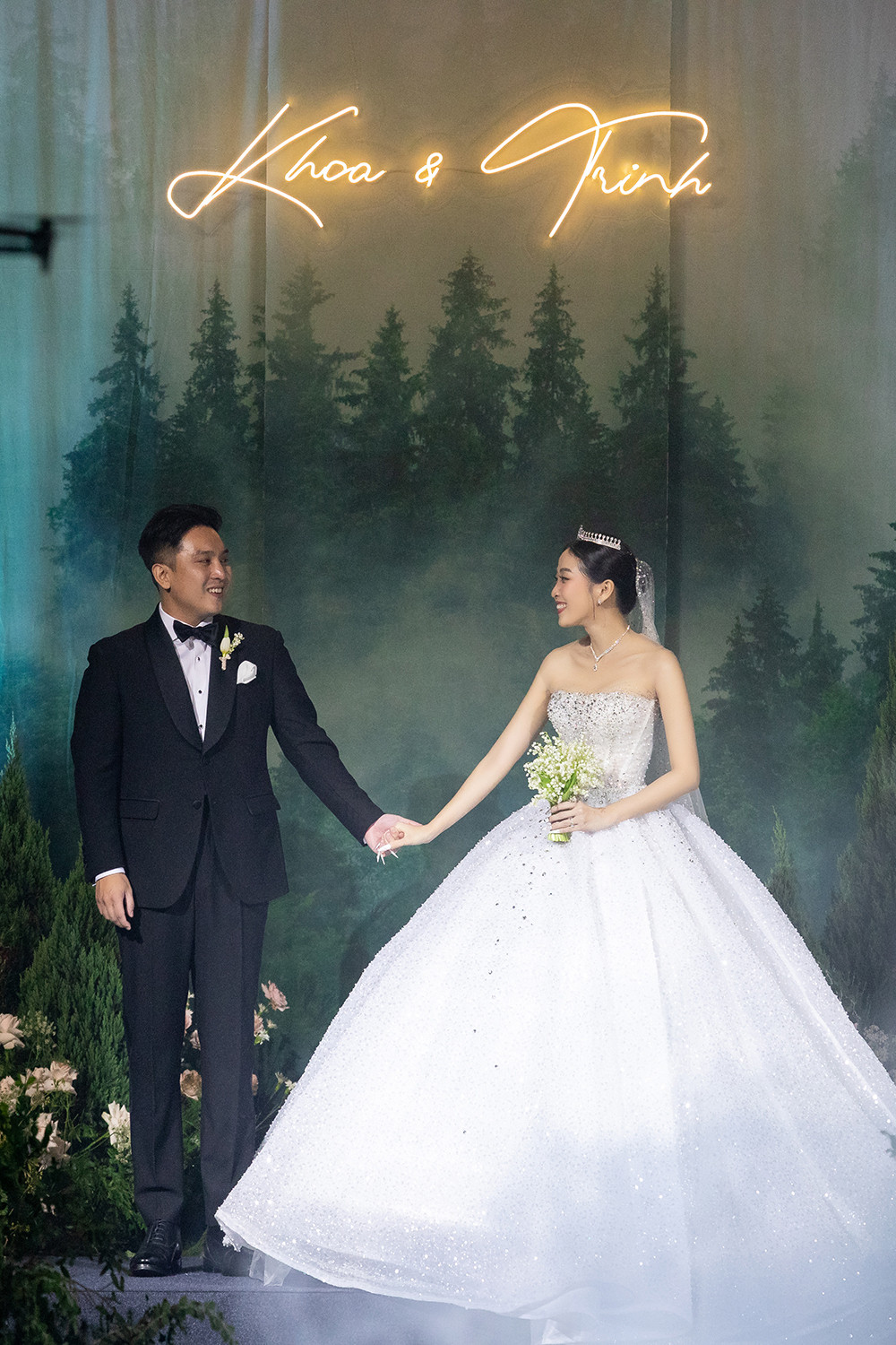 MC Liêu Hà Trinh nói lời ngôn tình với chồng doanh nhân trong đám cưới - 6