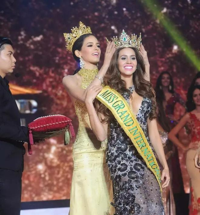 Thùy Tiên chụp cùng Miss Grand 2014, nhan sắc khó vượt-12