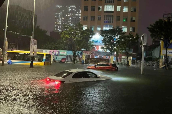 Vì sao Đà Nẵng phải hứng chịu trận mưa lớn kinh hoàng? - 2