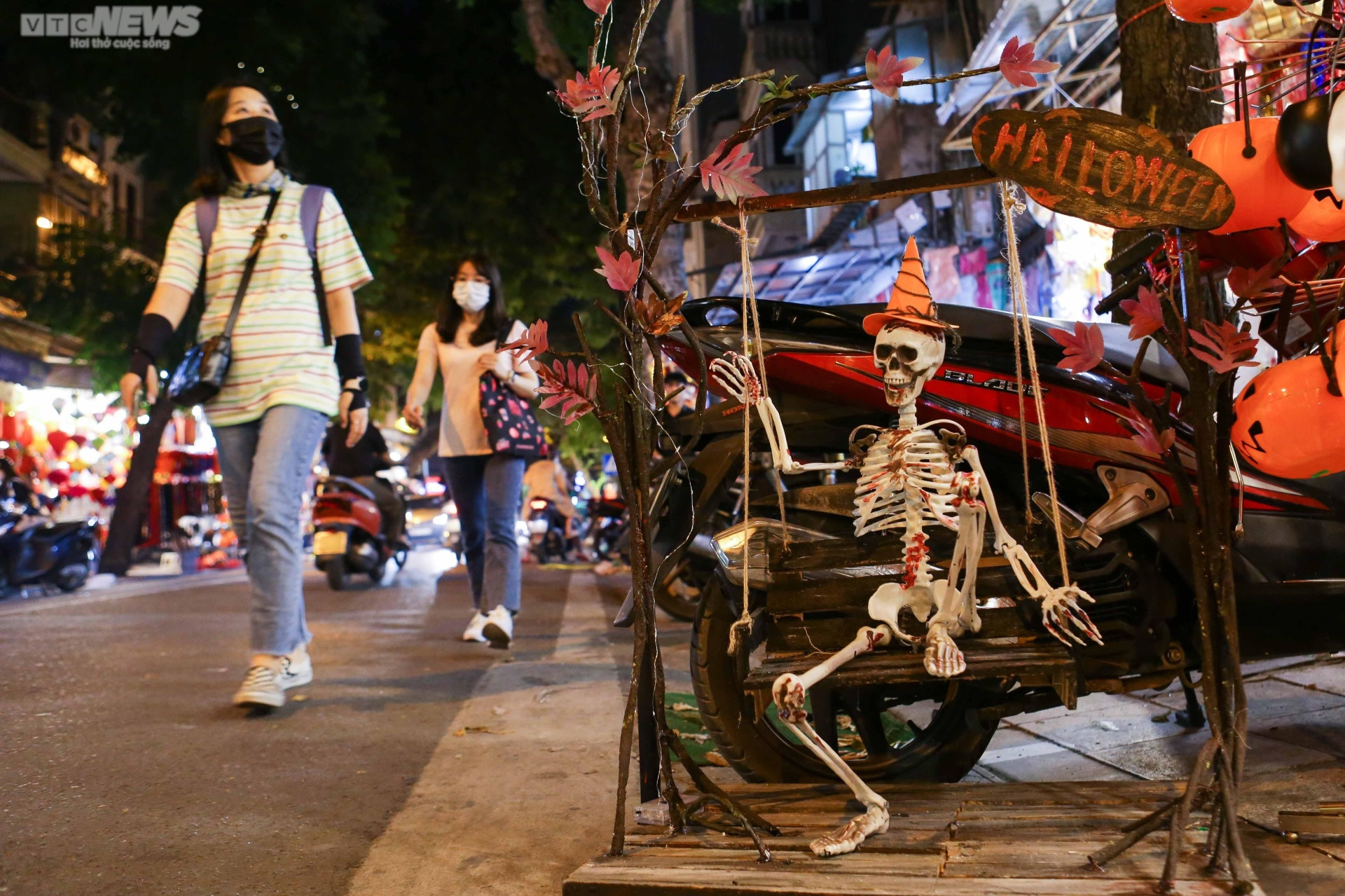 Ảnh: Thót tim với những đồ hóa trang kinh dị trước thềm lễ hội Halloween - 4