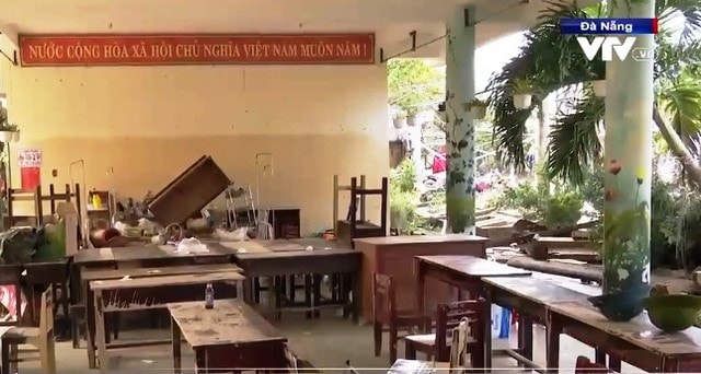 Học sinh vùng lũ chật vật với việc học - Ảnh 1.