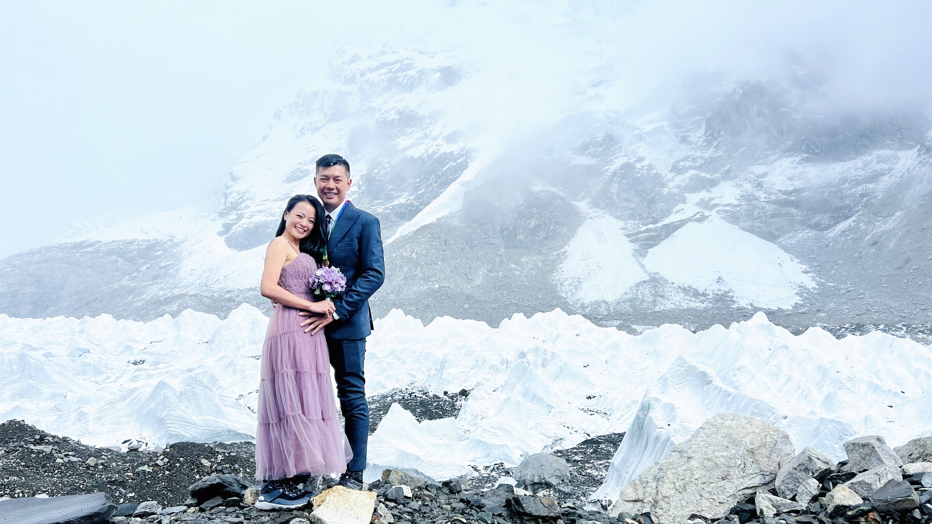 Chuyện tình lãng mạn của cặp đôi Việt cầu hôn trên Everest - 2
