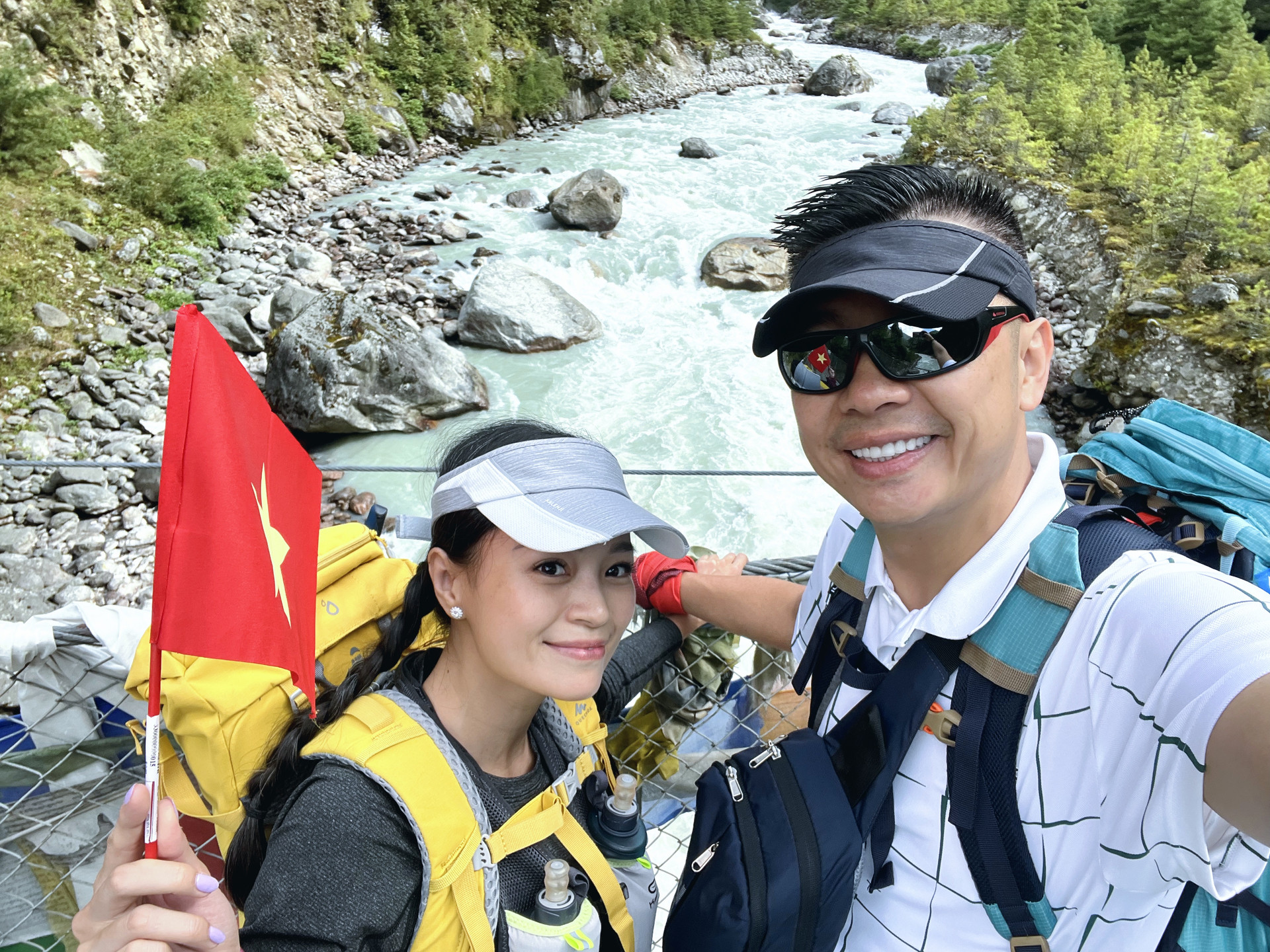 Chuyện tình lãng mạn của cặp đôi Việt cầu hôn trên Everest - 4