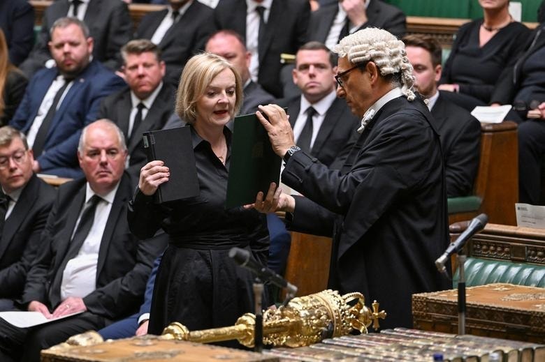 44 ngày nắm quyền đầy sóng gió của Thủ tướng Anh Liz Truss - 1