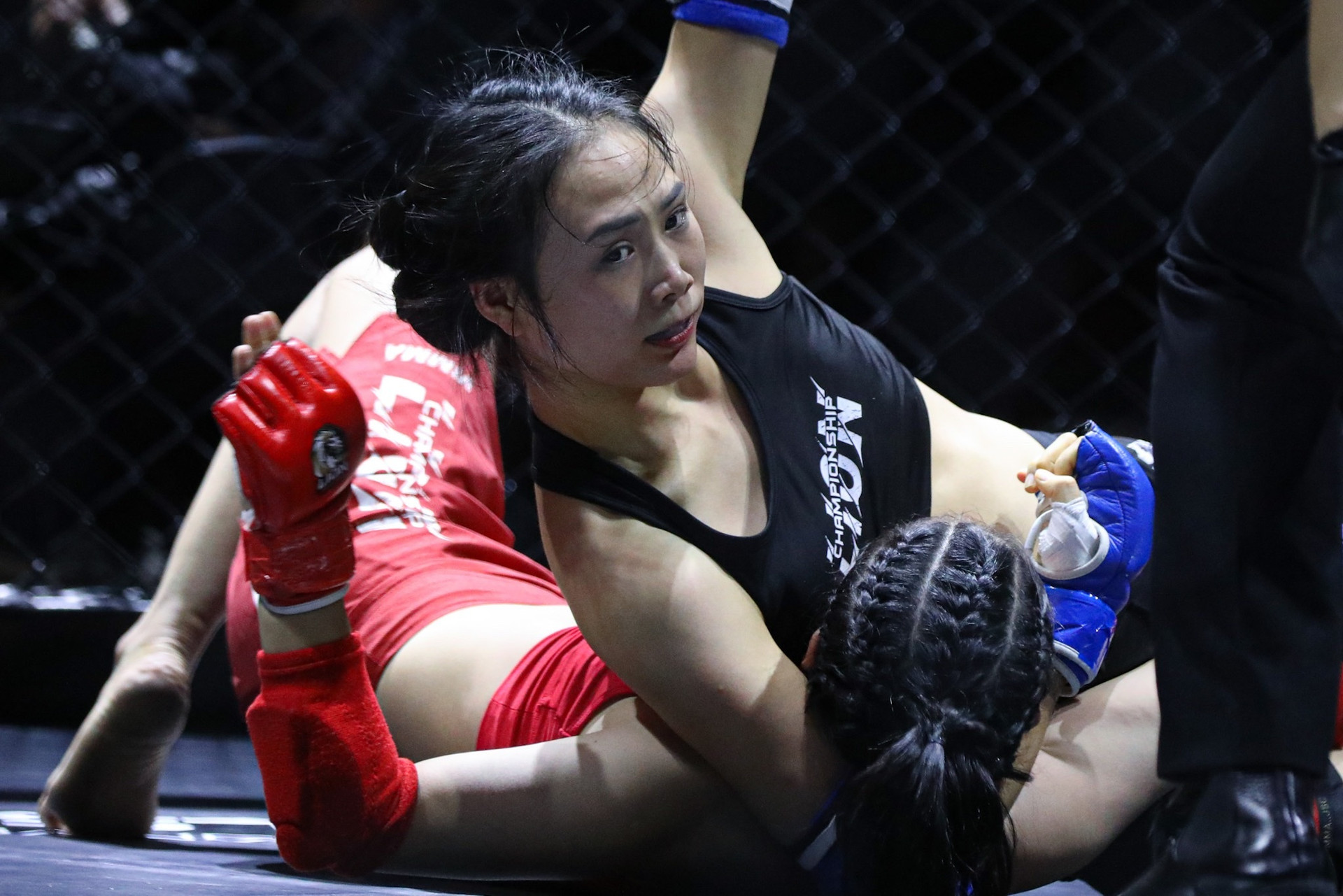 Nữ võ sĩ MMA xinh đẹp: Tôi bất ngờ khi hạ đối thủ sau 90 giây - 6