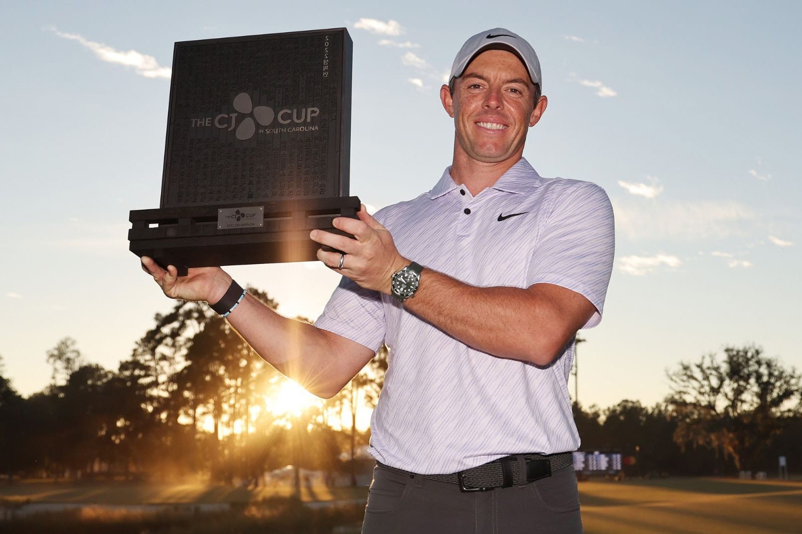 rory-mcilroy-cj-trophy-839.jpg