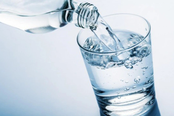 Uống ít nước làm tăng nguy cơ ung thư bàng quang - 1