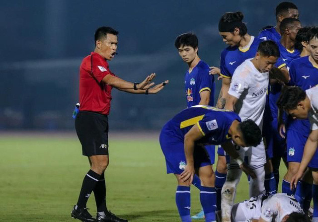 VFF เชิญผู้ตัดสินไทยคุมเกม V.League 2022 “reverse Final”