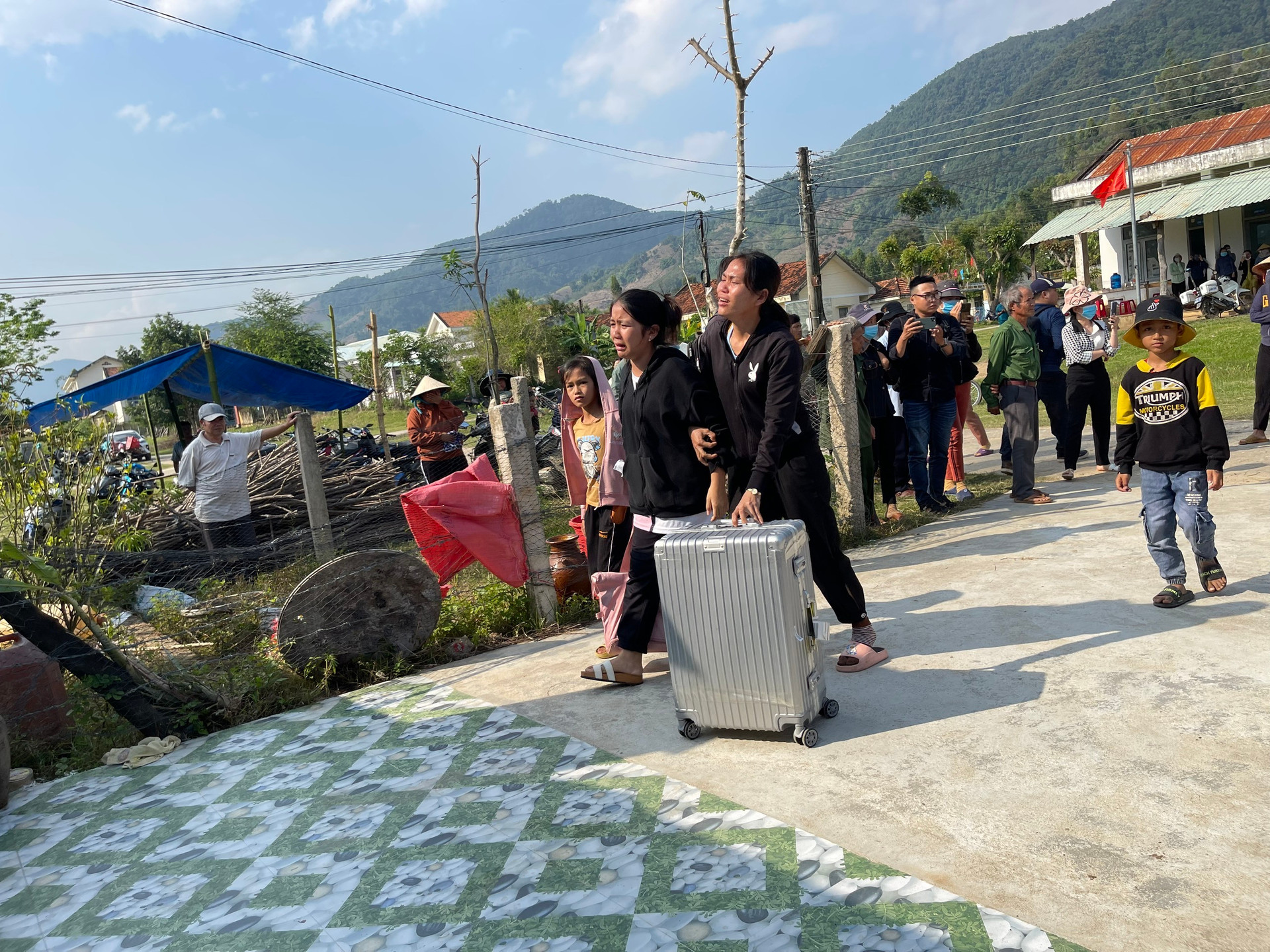 Thi thể nữ sinh từ Hàn Quốc về nhà trong những giọt nước mắt tiếc thương - 5