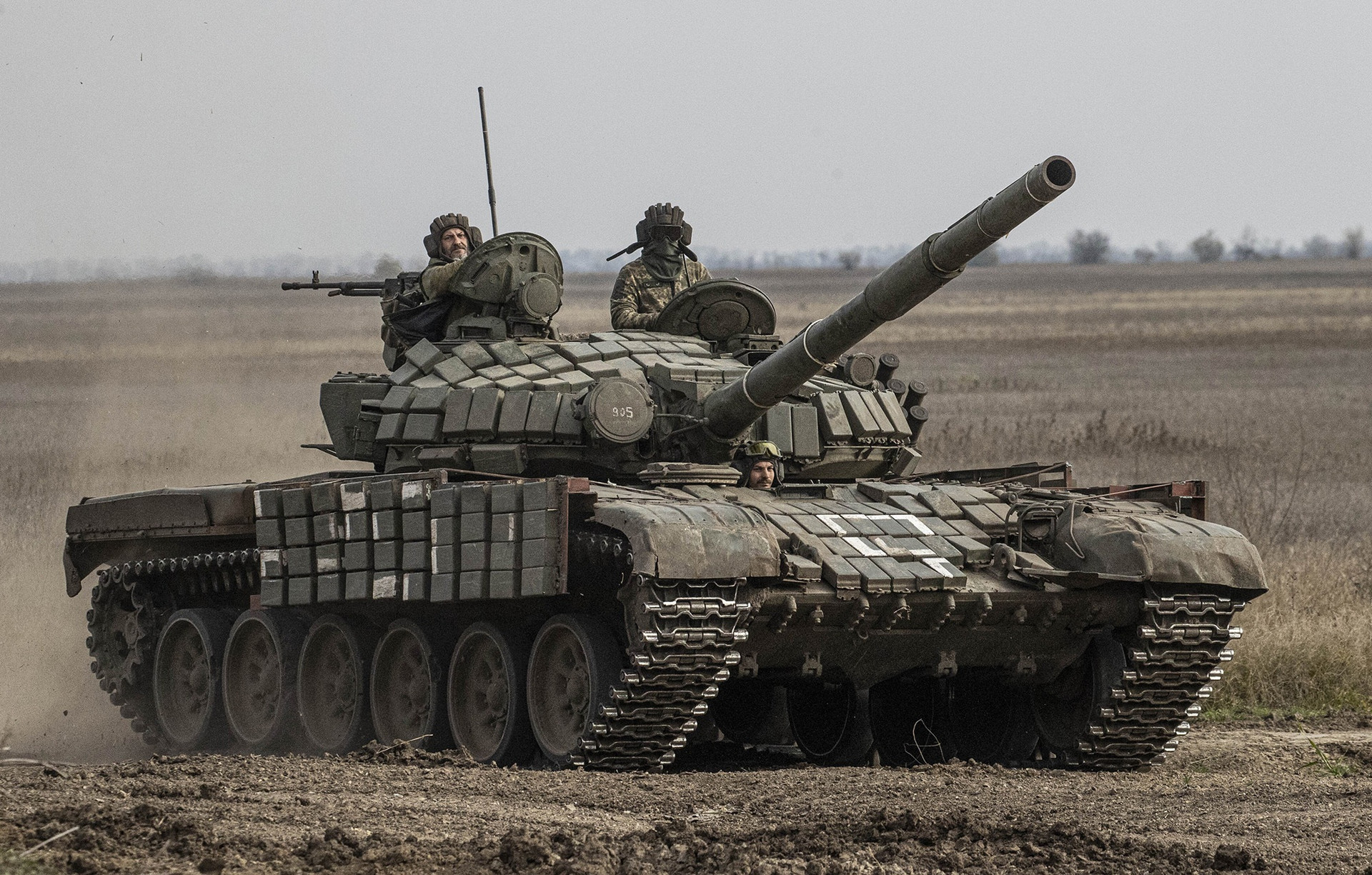 Nga hoàn tất rút quân, Ukraine tiến vào trung tâm Kherson - 1
