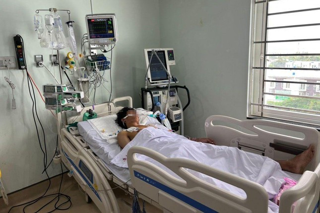 Vụ 14 người ngộ độc rượu trong đám tang ở Kiên Giang: Nạn nhân thứ 3 tử vong ảnh 1