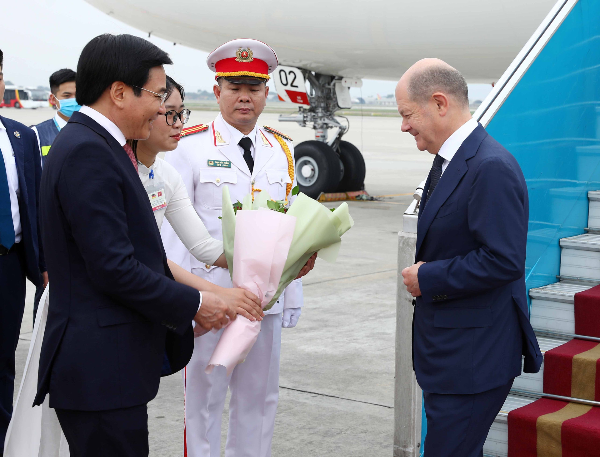 Thủ tướng Đức bắt đầu chuyến thăm chính thức Việt Nam - 1