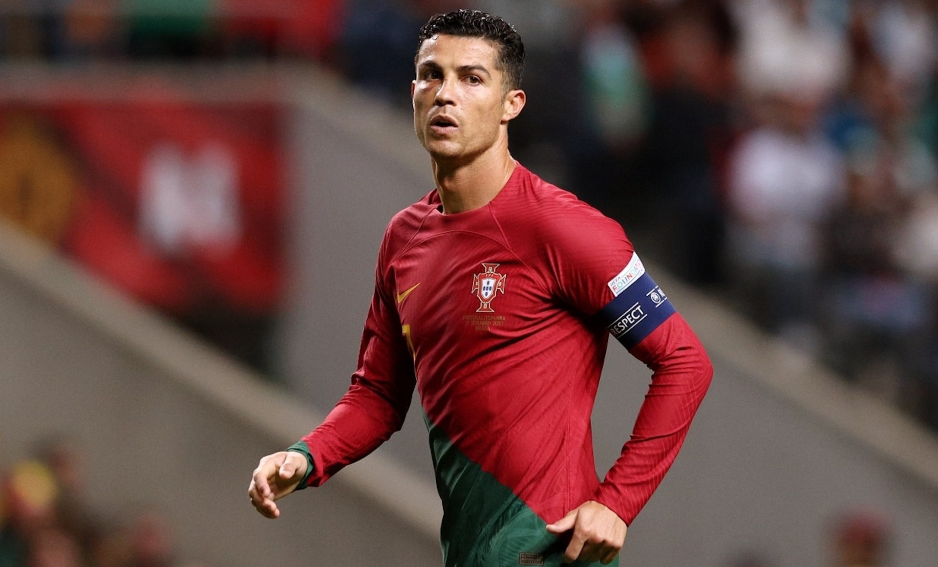 HLV Bồ Đào Nha: 'Ronaldo vẫn là vũ khí lợi hại' - 1
