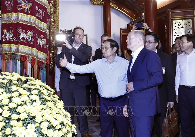 Thủ tướng Phạm Minh Chính và Thủ tướng CHLB Đức Olaf Scholz thăm phố cổ Hà Nội - 4