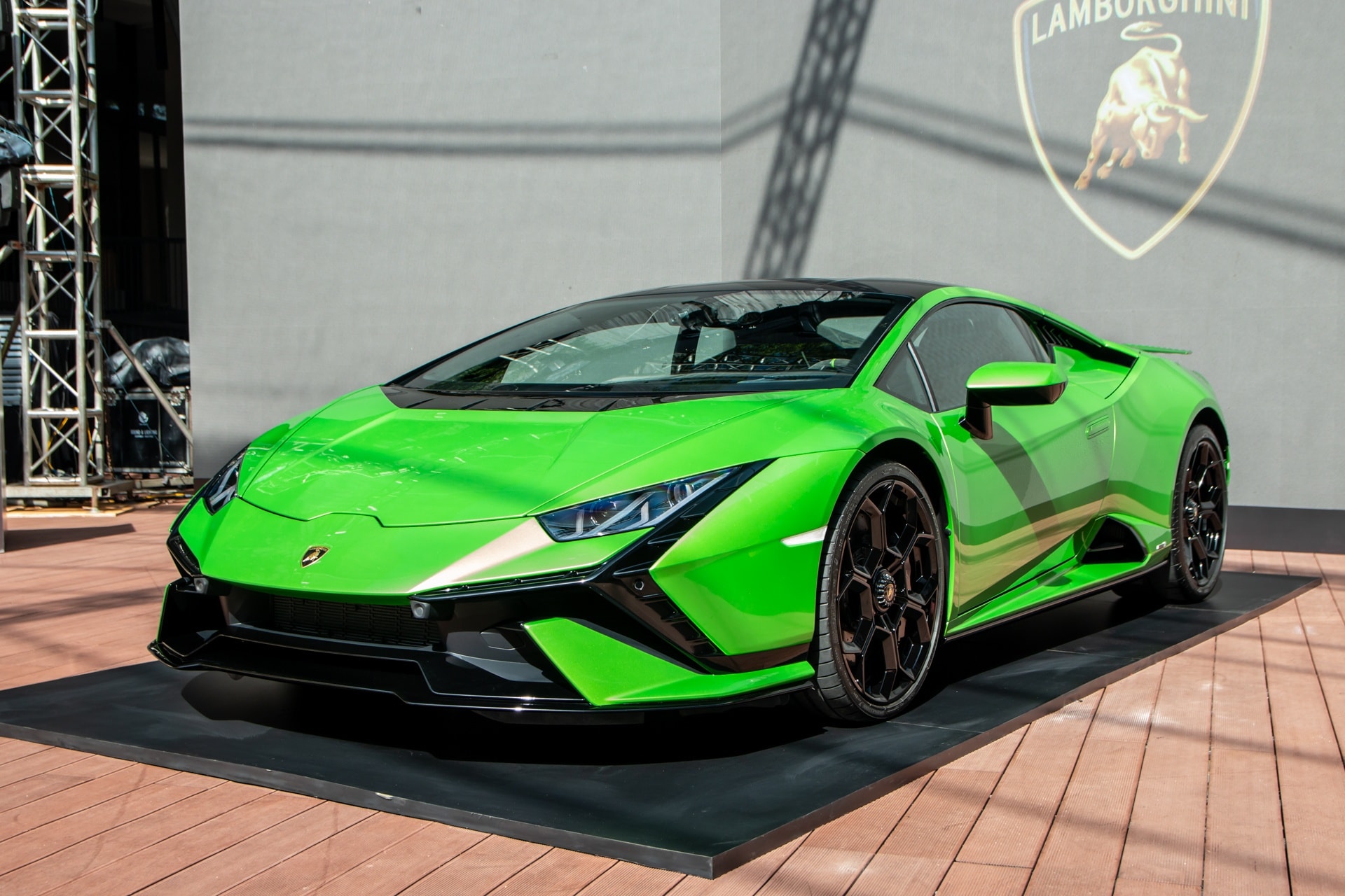 Ngắm Lamborghini Huracan Tecnica giá 19 tỷ đồng