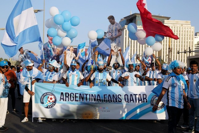 Qatar thuê CĐV để 'sống ảo' tại World Cup 2022? ảnh 1