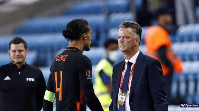 van-dijk-van-gaal-1440x810-wmk-2829.jpg