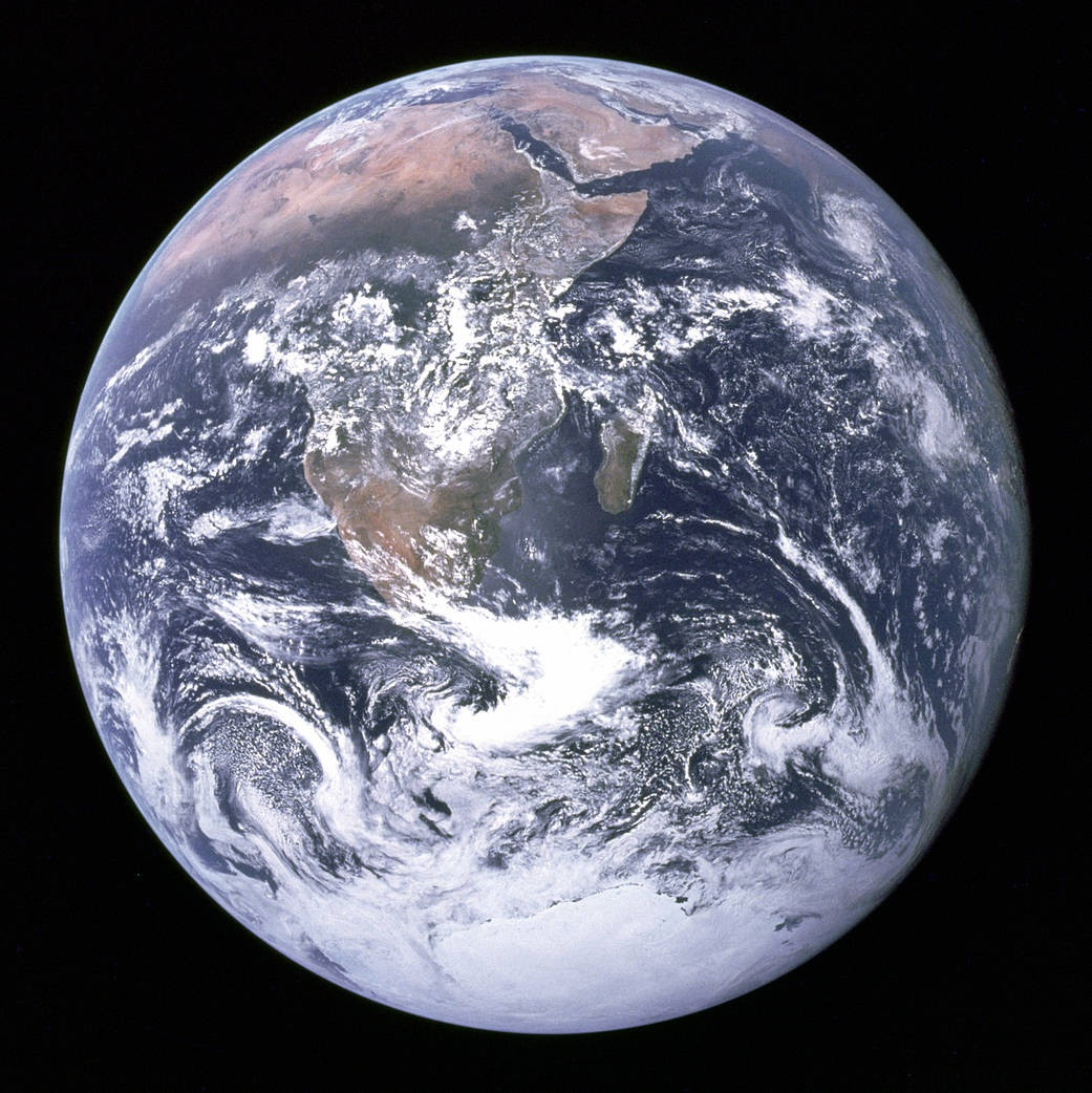 Ảnh chụp Trái Đất đầu tiên gửi về từ sứ mệnh Artemis-1 - 2