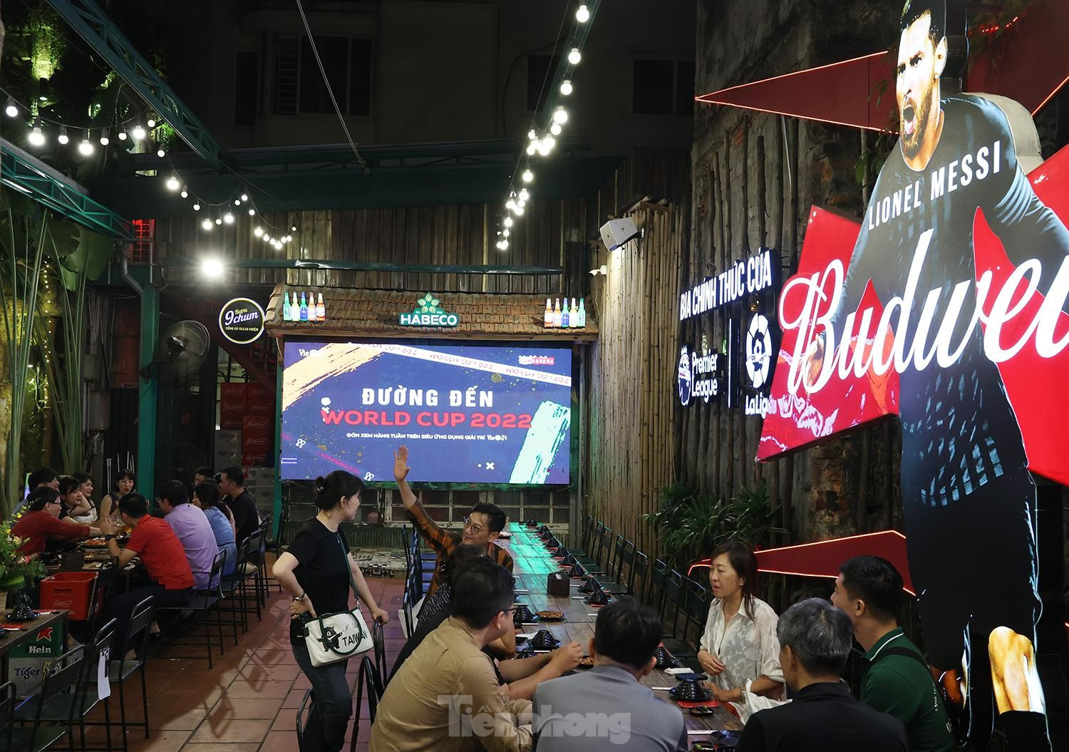 Hà Nội: Hàng quán chuẩn bị màn hình lớn phục vụ World Cup 2022 ảnh 5