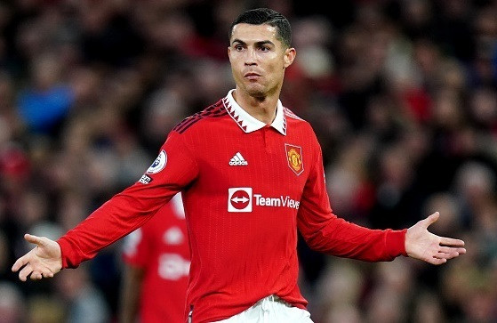NÓNG: Man Utd tuyên bố sốc, chấm dứt hợp đồng với C.Ronaldo - 2