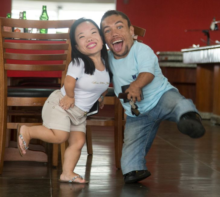 Cặp vợ chồng nhỏ nhất thế giới chia sẻ những khó khăn trong cuộc sống đời thường - 3