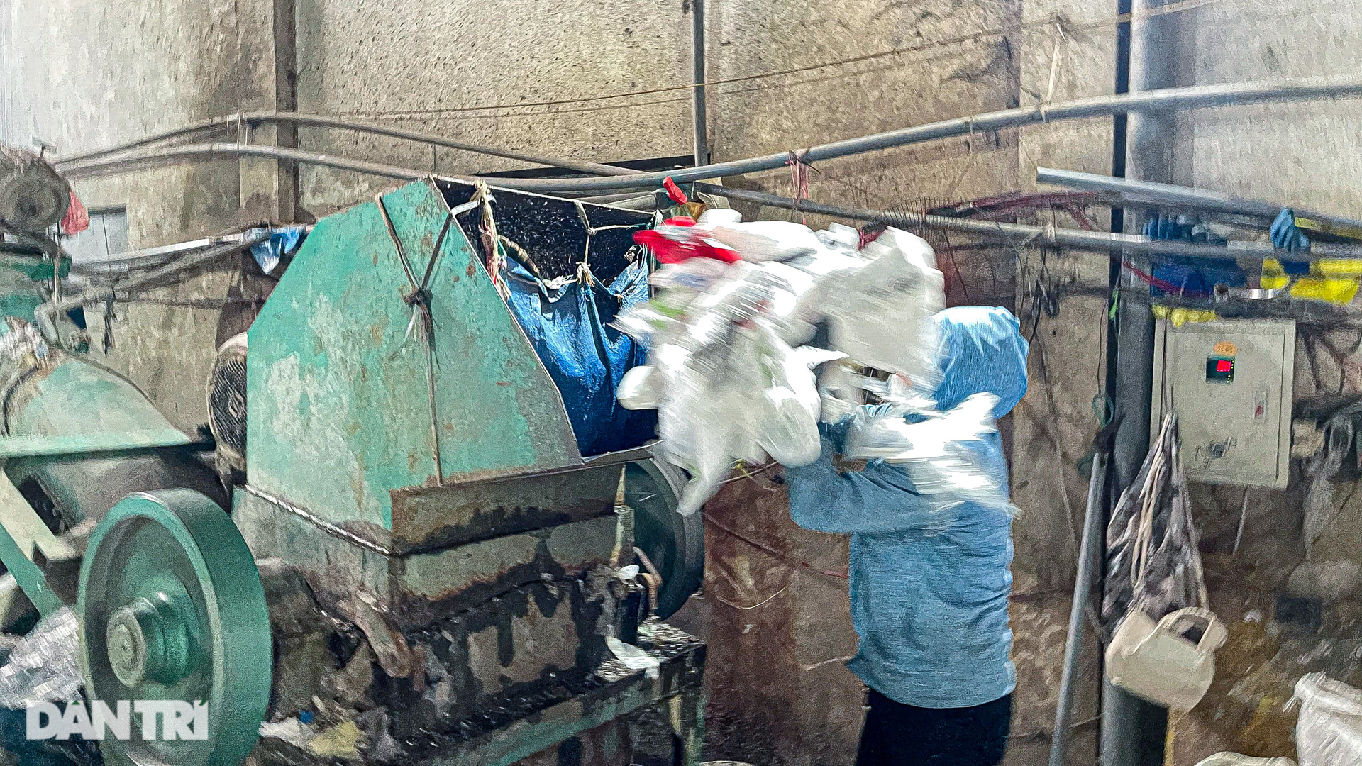 Rùng mình công nghệ tái chế nilon bẩn ở làng xay rác lớn nhất Việt Nam - 3