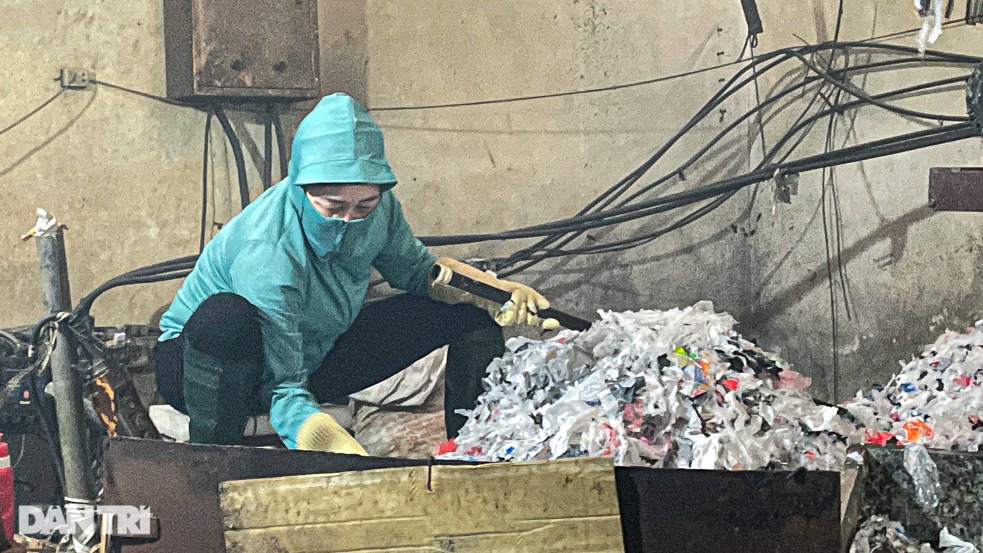 Rùng mình công nghệ tái chế nilon bẩn ở làng xay rác lớn nhất Việt Nam - 6