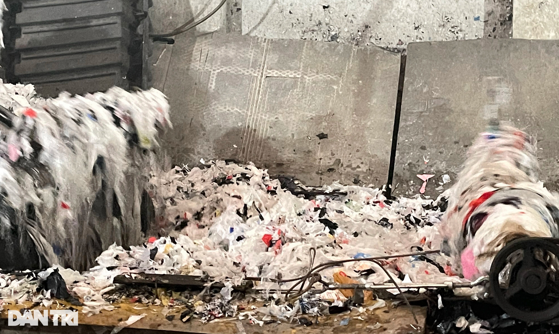 Rùng mình công nghệ tái chế nilon bẩn ở làng xay rác lớn nhất Việt Nam - 5