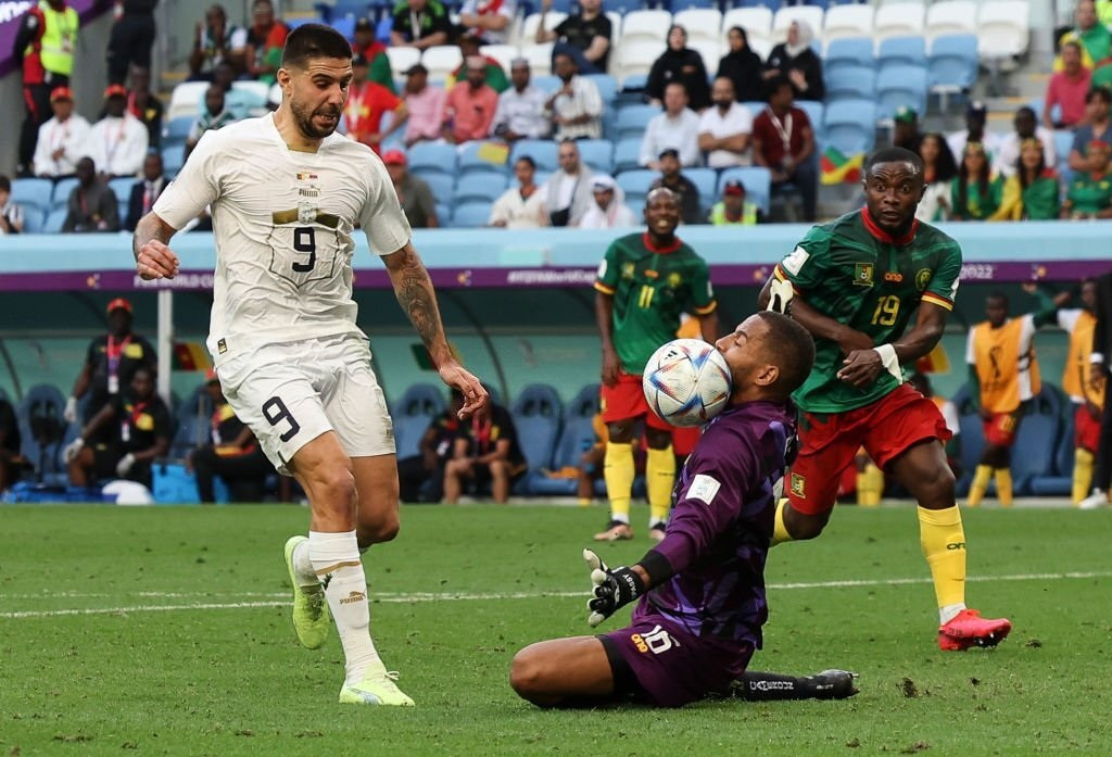 Cameroon rượt đuổi tỷ số nghẹt thở, chia điểm cùng Serbia - 2