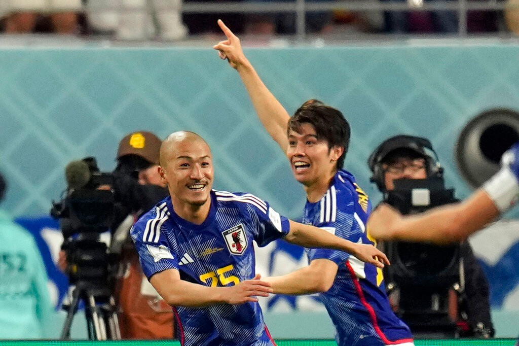 Đánh bại Tây Ban Nha, Nhật Bản giành ngôi đầu bảng - 1
