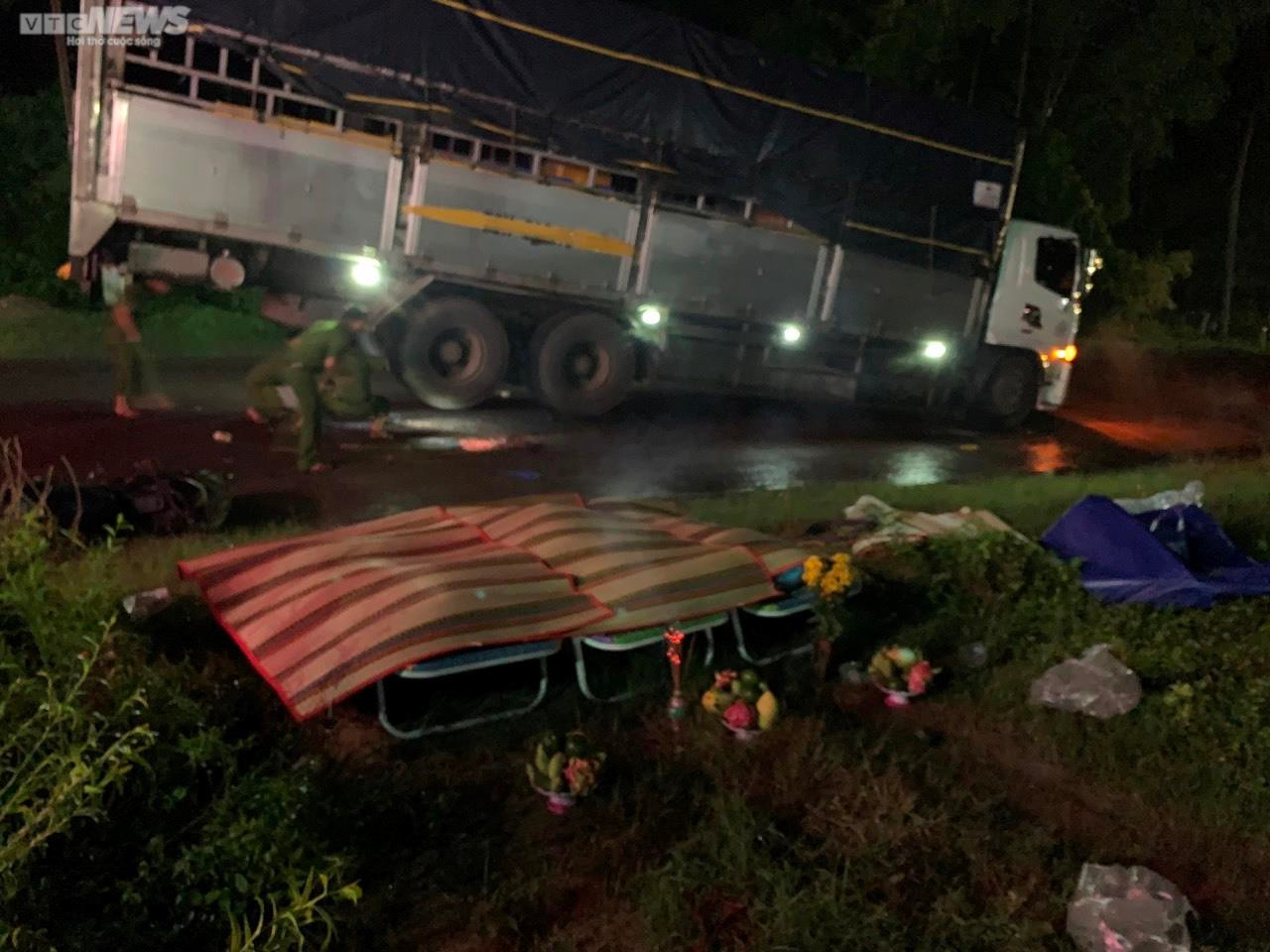 Khởi tố tài xế lùi xe tải làm chết ba mẹ con ở Phú Yên - 2