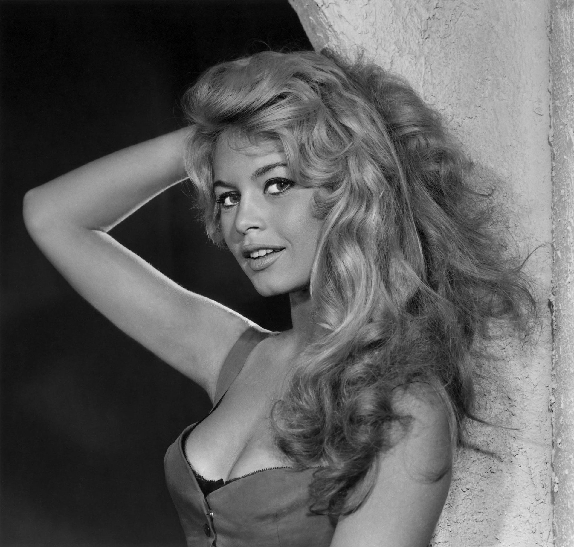 brigitte-bardot-huyen-thoai-dien-anh-phap.jpeg