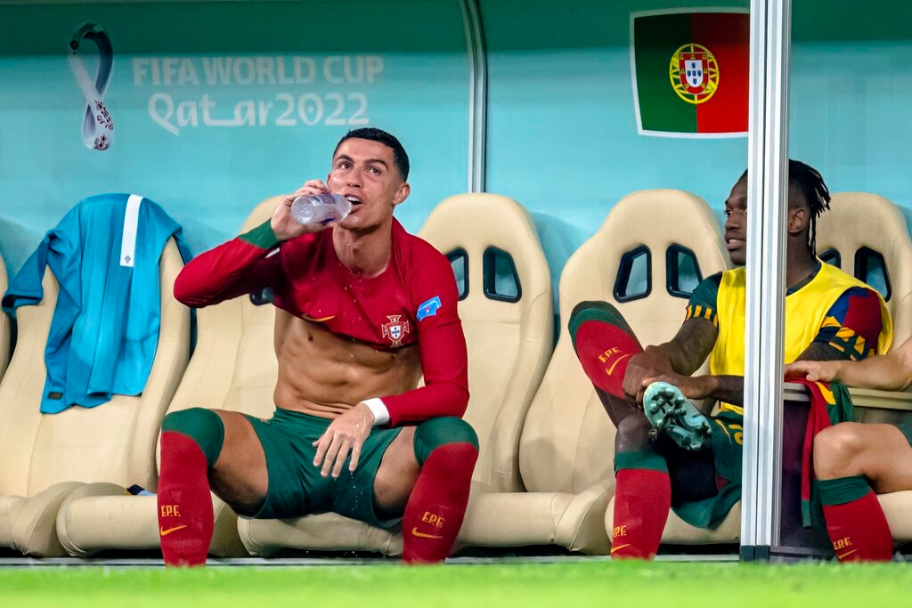 Cristiano Ronaldo dự bị ở Bồ Đào Nha: Bi kịch ngôi sao hết thời? - 3