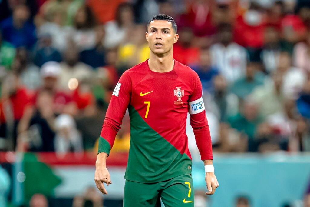 Cristiano Ronaldo dự bị ở Bồ Đào Nha: Bi kịch ngôi sao hết thời? - 2