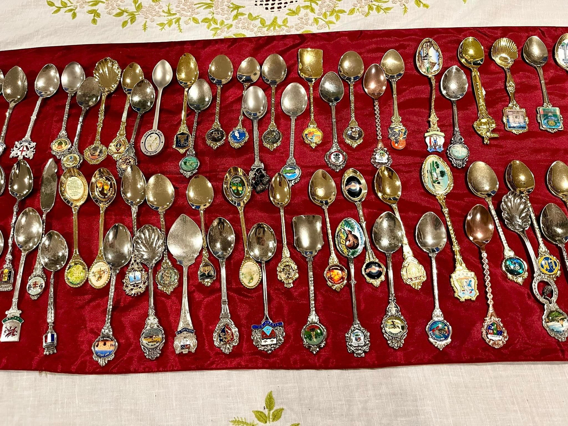 Người phụ nữ Việt đi qua 55 quốc gia, sưu tập hàng nghìn thìa bạc độc lạ - 4