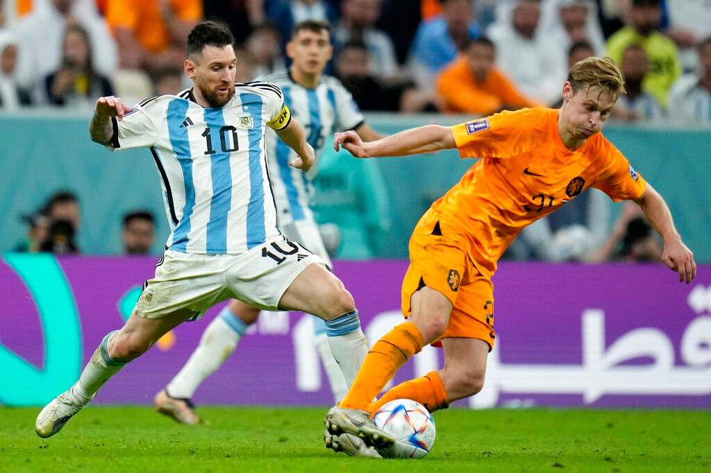 Bản lĩnh Messi, quái kiệt Van Gaal và kinh điển đa sắc - 1