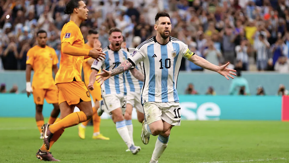 Argentina vào bán kết, Messi chờ phá kỷ lục thế kỷ tại World Cup - 1