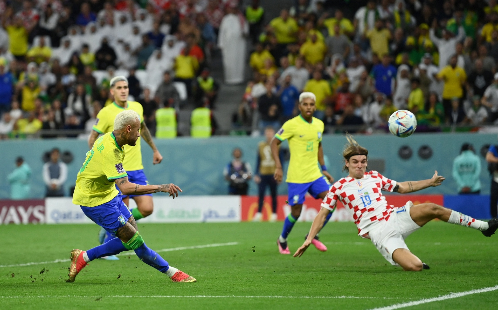 Thắng Brazil bằng luân lưu, Croatia vào bán kết World Cup 2022 - 2