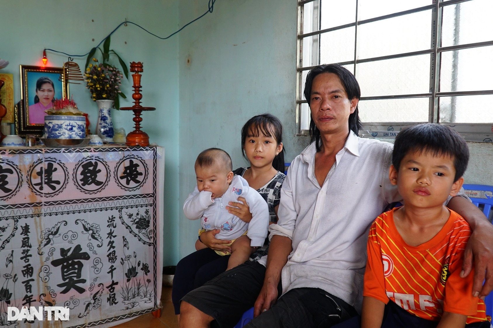 Thương 3 chị em mồ côi mẹ sống cùng cha nghèo khó, bệnh tật - 1
