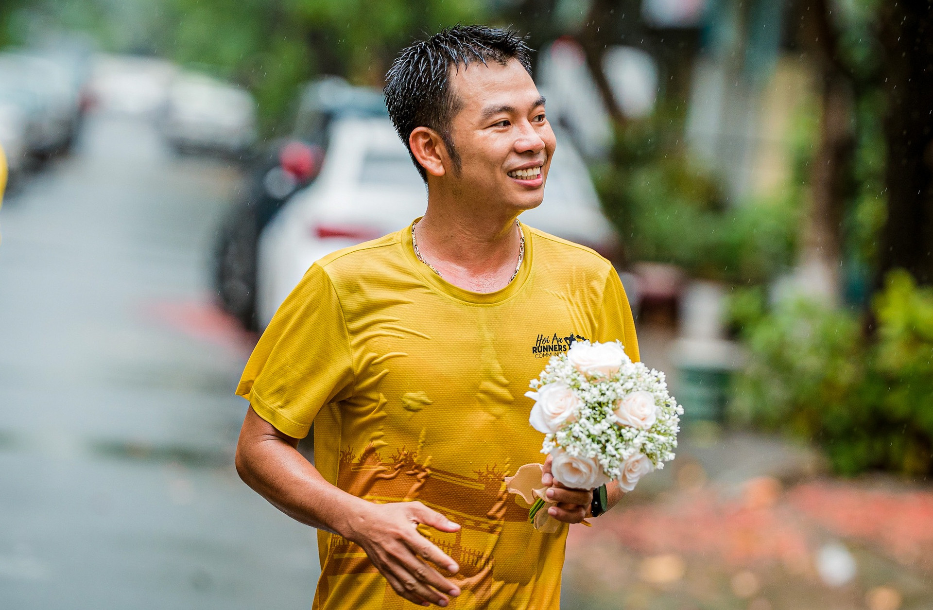 Chàng trai chạy bộ 30km từ Hội An ra Đà Nẵng để cầu hôn bạn gái - 1