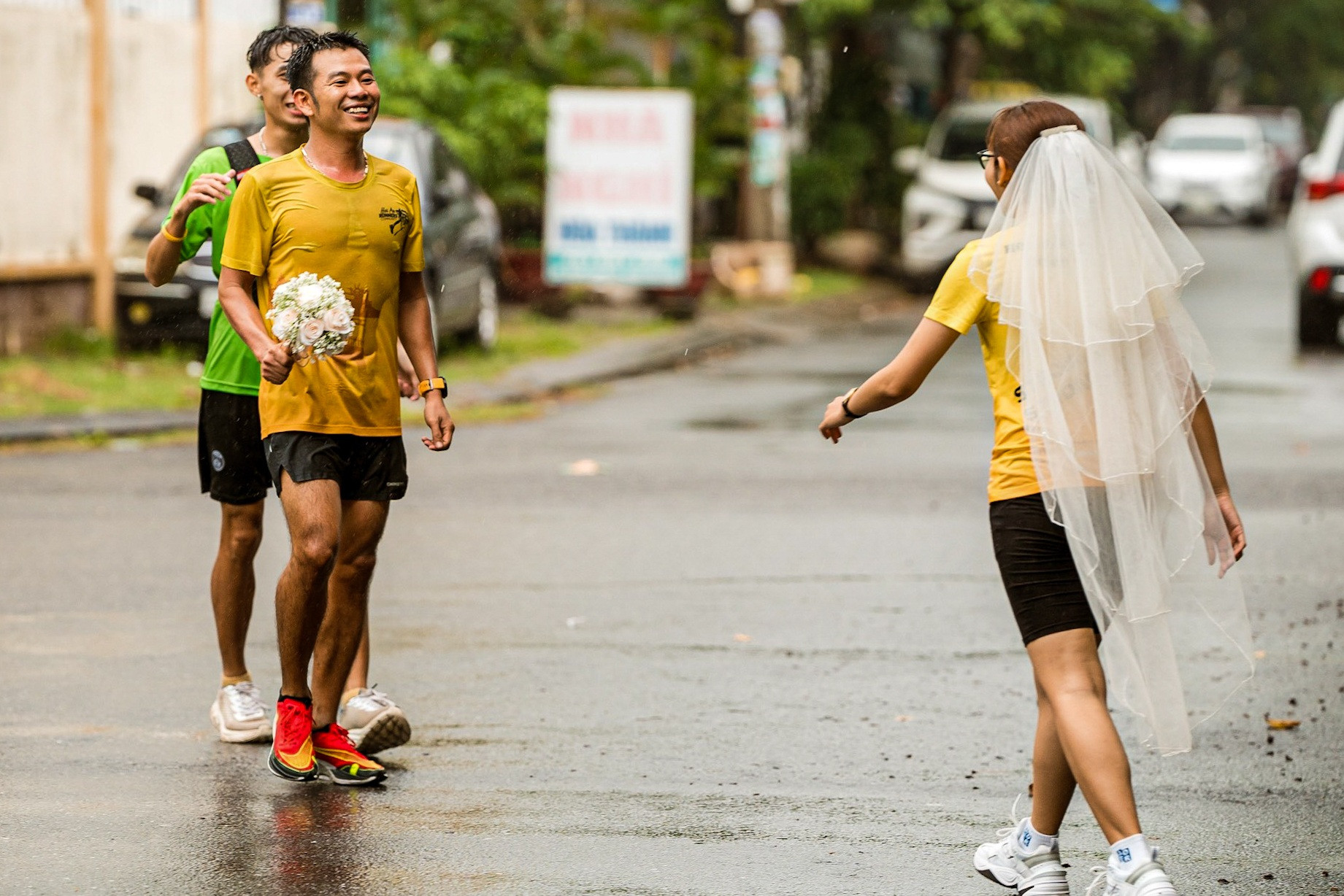 Chàng trai chạy bộ 30km từ Hội An ra Đà Nẵng để cầu hôn bạn gái - 3